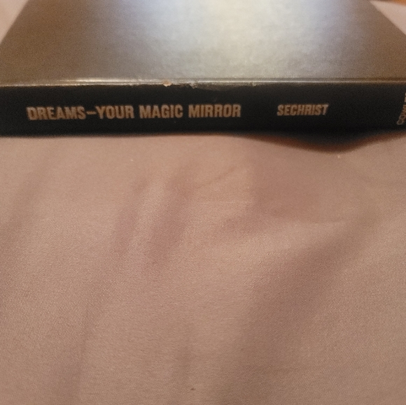 Adult Chapter book called 'Dreams, your magic mirror' - Picture 2 of 5